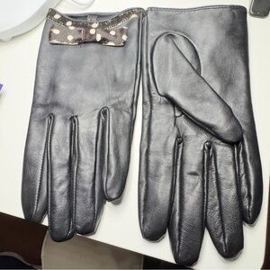 Dents Women’s Black Leather Gloves with Pony Fur Bow Accent  Lined Sz 7 Gift